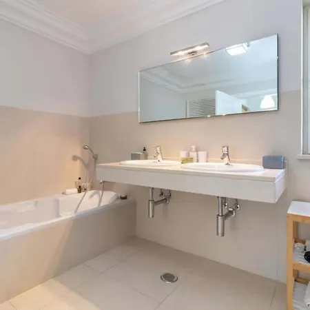 Large 4 Bedroom With Heated Swimming * Carvoeiro (Lagoa)