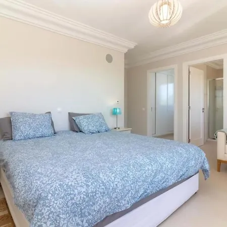 Large 4 Bedroom With Heated Swimming * 카르보에이루